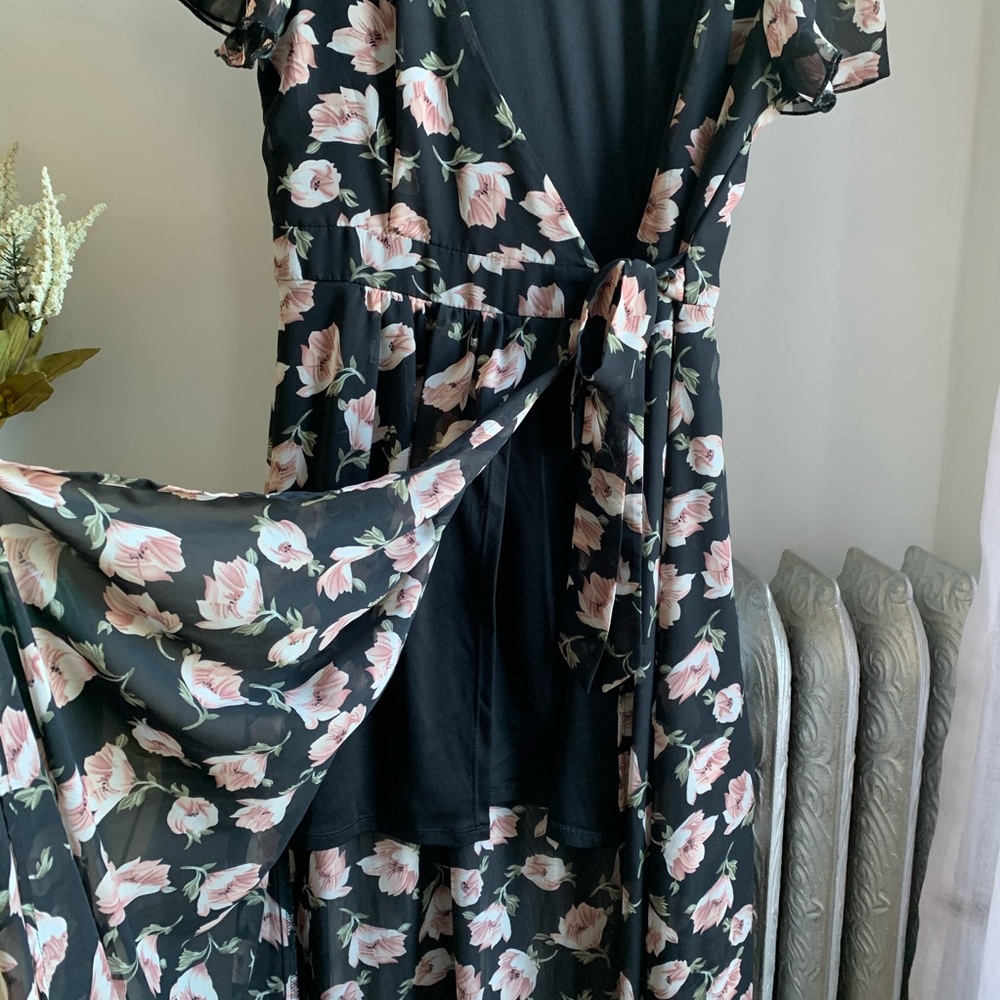 🌸5 FOR $20🌸 Forever 21 black floral wrap dress - Picture 5 of 7